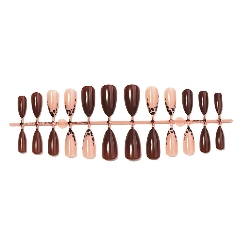 Artificial nail set with elegant designs Stornfield