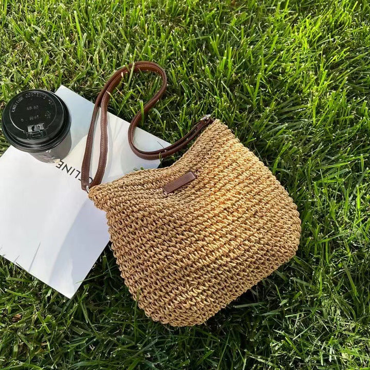 Hand-knotted shoulder bag with leather accents Stornfield
