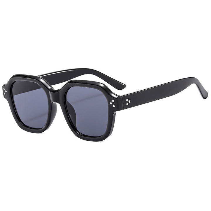 Women’s Fashion Retro Sunglasses with Wide Frame and UV Protection Stornfield