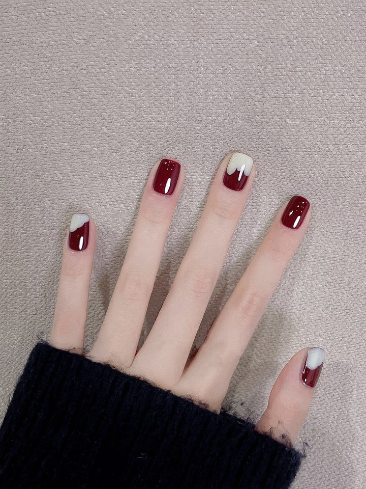 Artistic Press-On Nail Set with Unique Design Elements