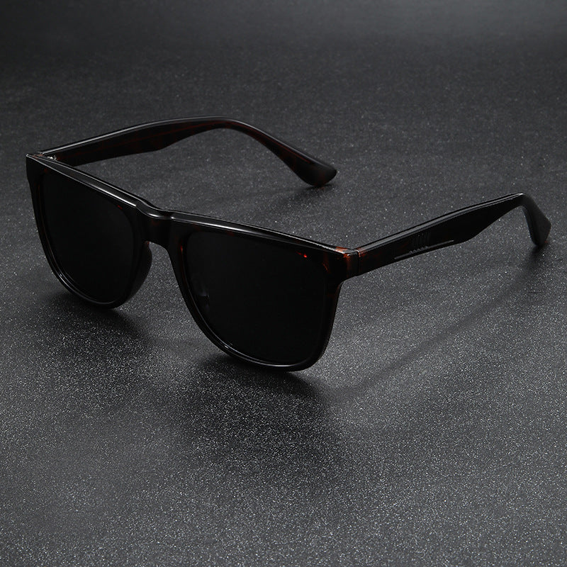 Women's sunglasses in striking vintage style Stornfield