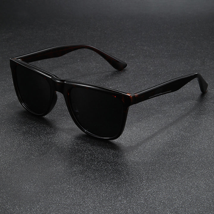 Women's sunglasses in striking vintage style Stornfield