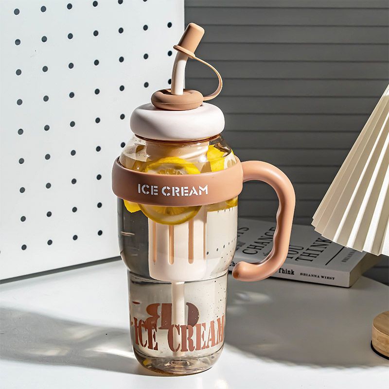 Ladies drinking container with practical straw Stornfield