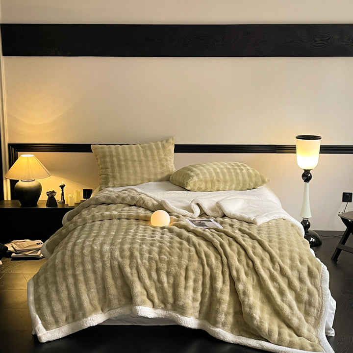 Luxurious Plush Comforter Set