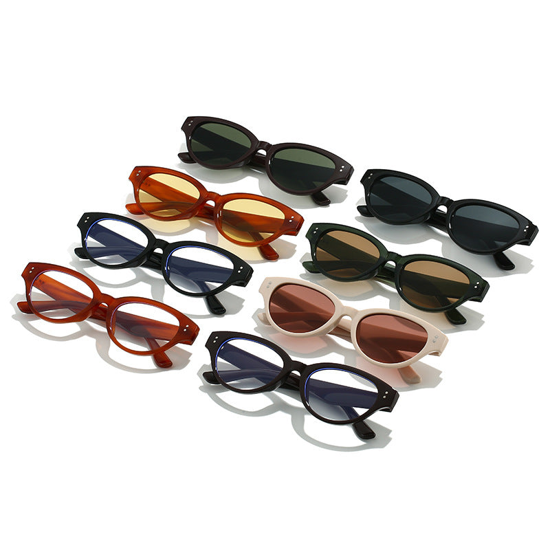 Women Cat-Eye Sunglasses with retro-inspired frame structure Stornfield