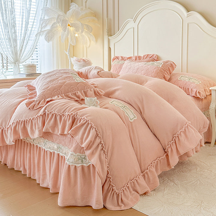 Cozy Floral Embroidered Bedspread Set