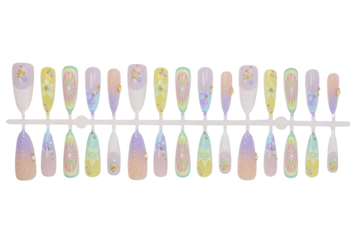 Artificial nail set with creative flower and glitter details Stornfield