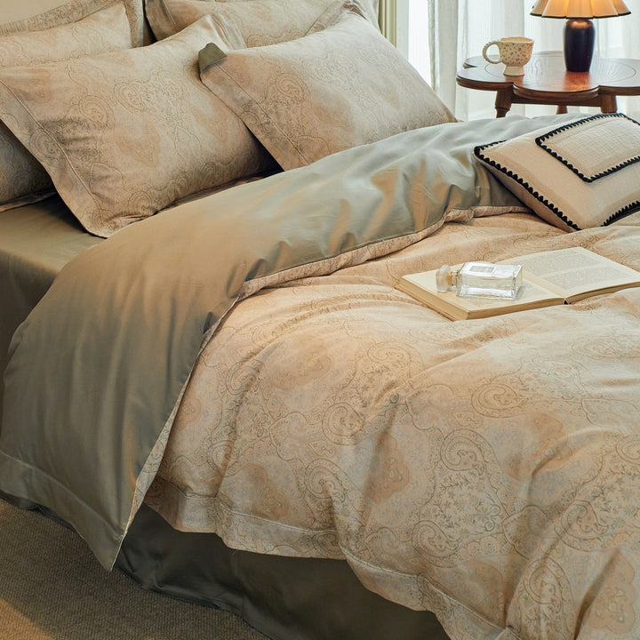 Luxurious cotton satin bed linen set with millefleurs floral pattern and fine piping