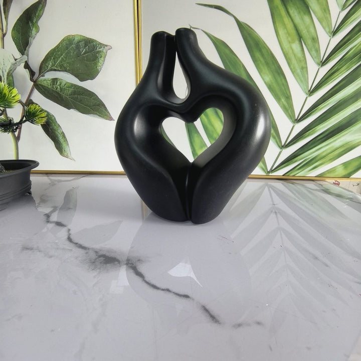 Heart-Shaped Decorative Sculpture Stornfeild