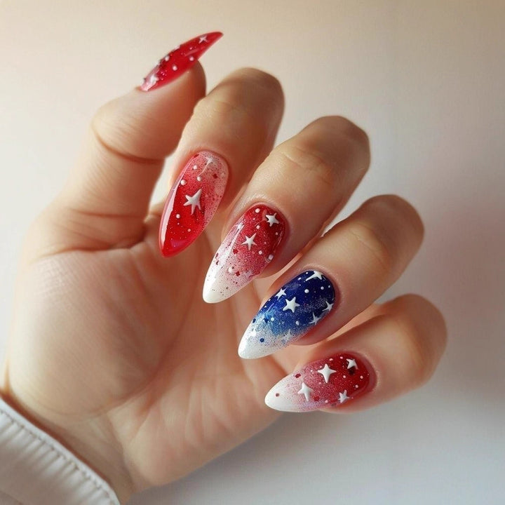 Artificial nails with star motif and gradient Stornfield