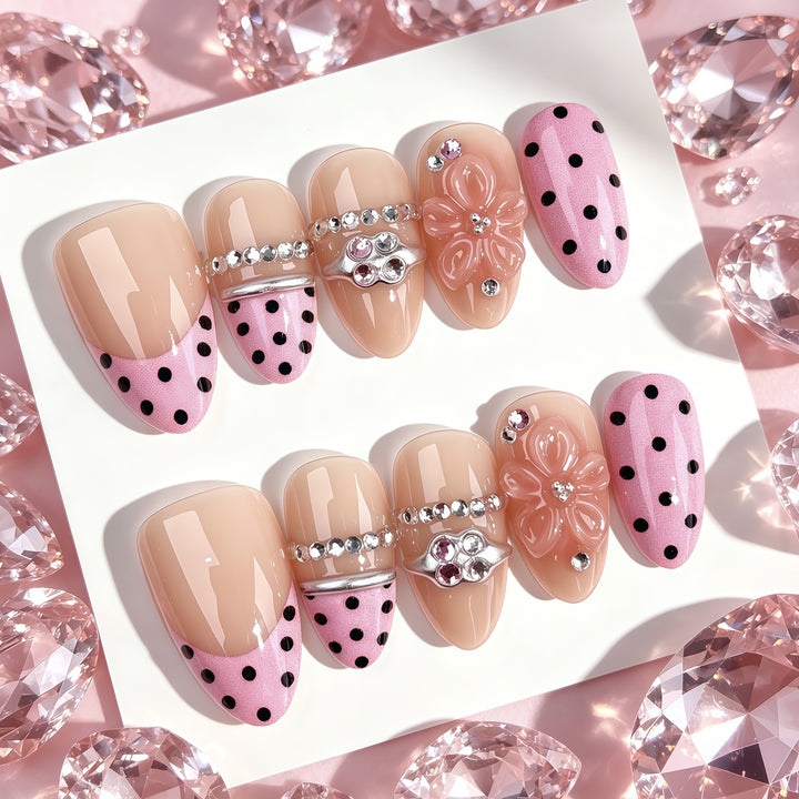Decorative Press-On Nail Set with Elegant Accents