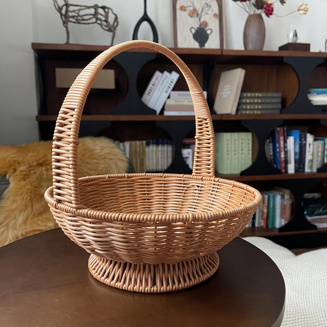 Women's round pasture basket with practical handle Stornfield