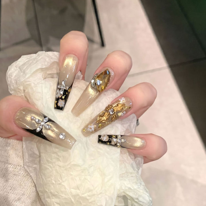 Elegant Decorative Press-On Nail Art Set with Rhinestone and Floral Accents Stornfield