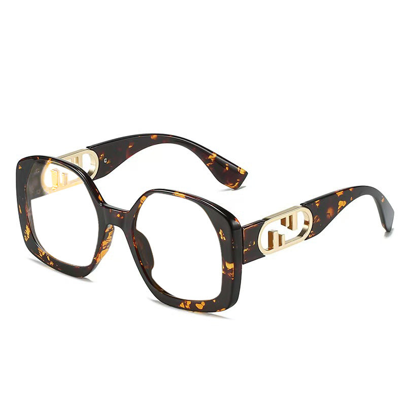Women oversized sunglasses with extravagant geometric frame and elegant accents Stornfield
