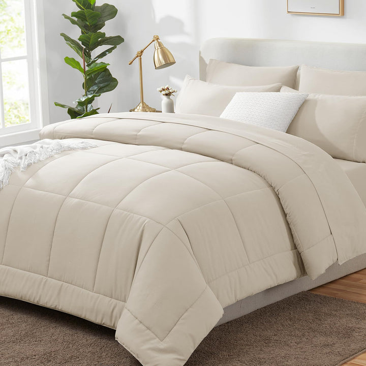 Women's quilted satin bedding set Stornfield