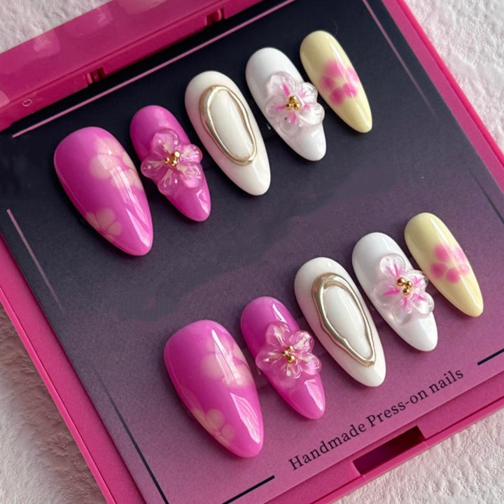 Artistic Floral and Star-Embellished Press-On Nail Set Stornfield