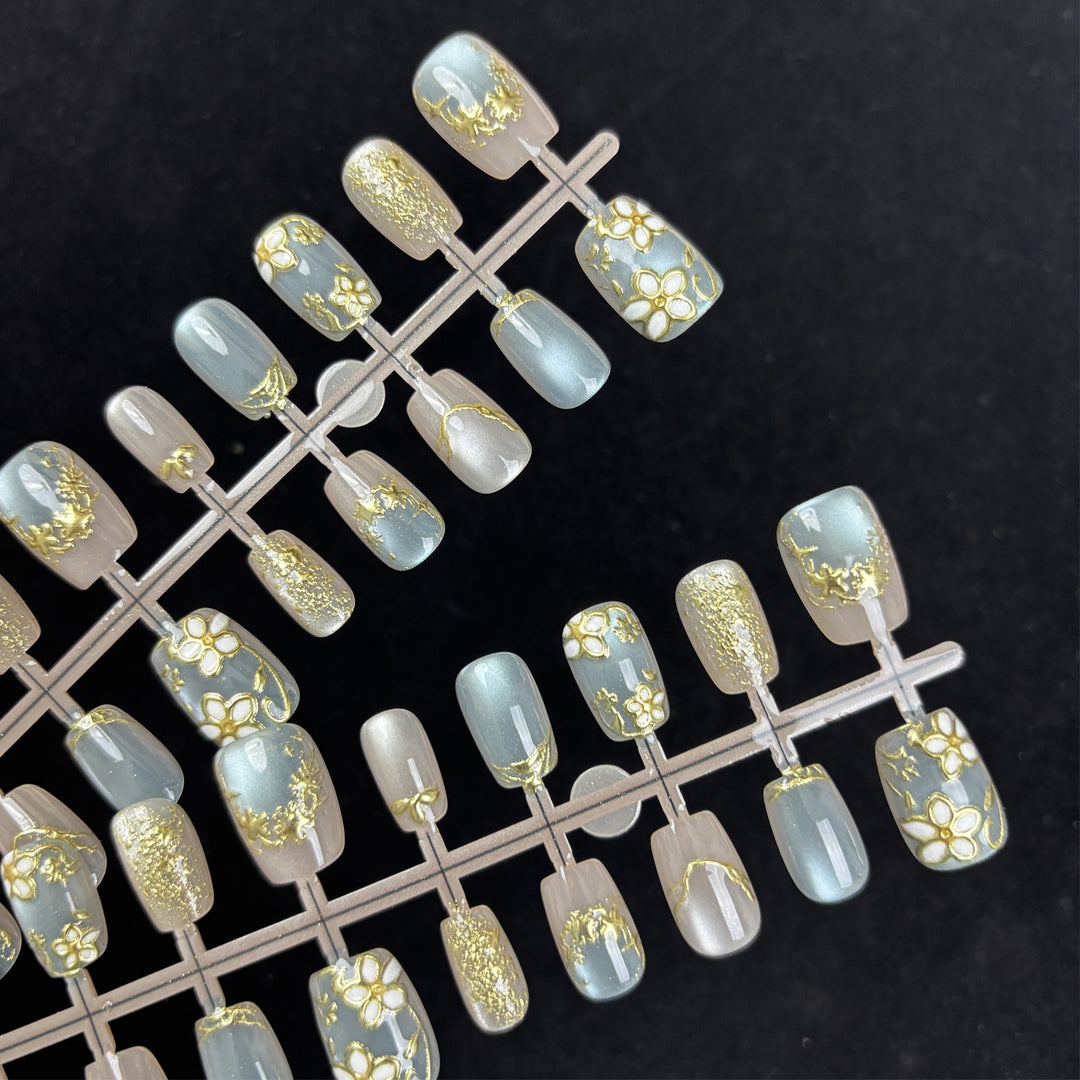 Floral-Themed Press-On Nail Kit Stornfield