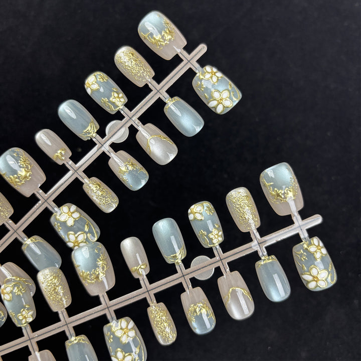 Floral-Themed Press-On Nail Kit Stornfield