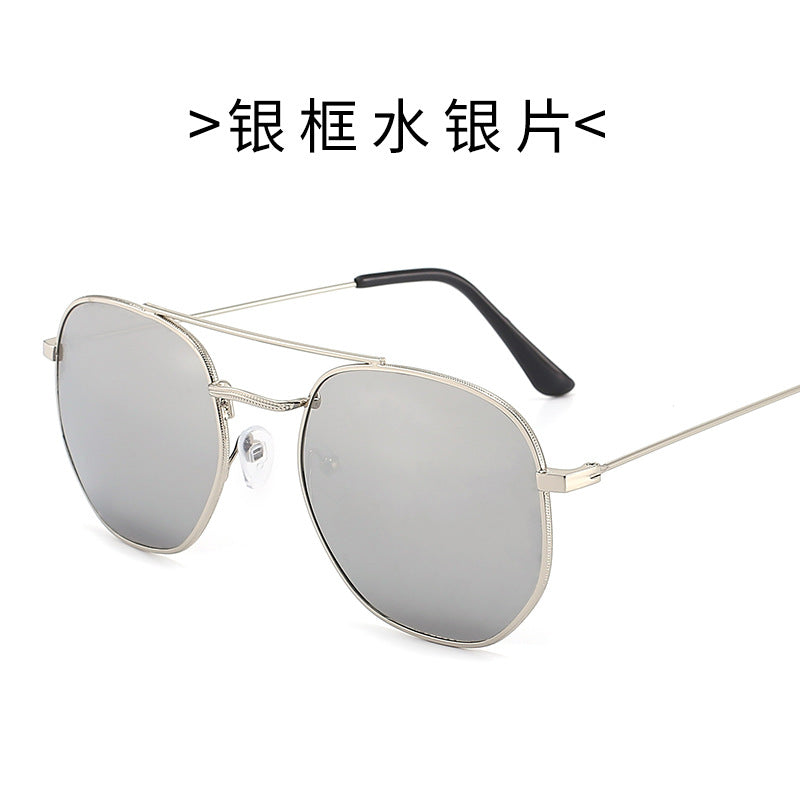 Ladies sunglasses with oval frame and protective gradient lens Stornfield