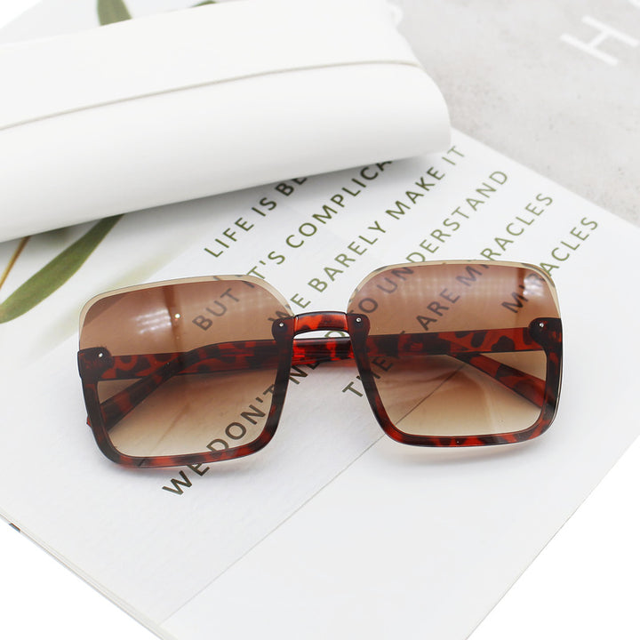 Women’s square sunglasses with extravagant leopard pattern Stornfield