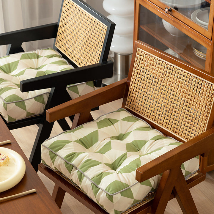 Padded chair cushion with ties and tufted seat Stornfield