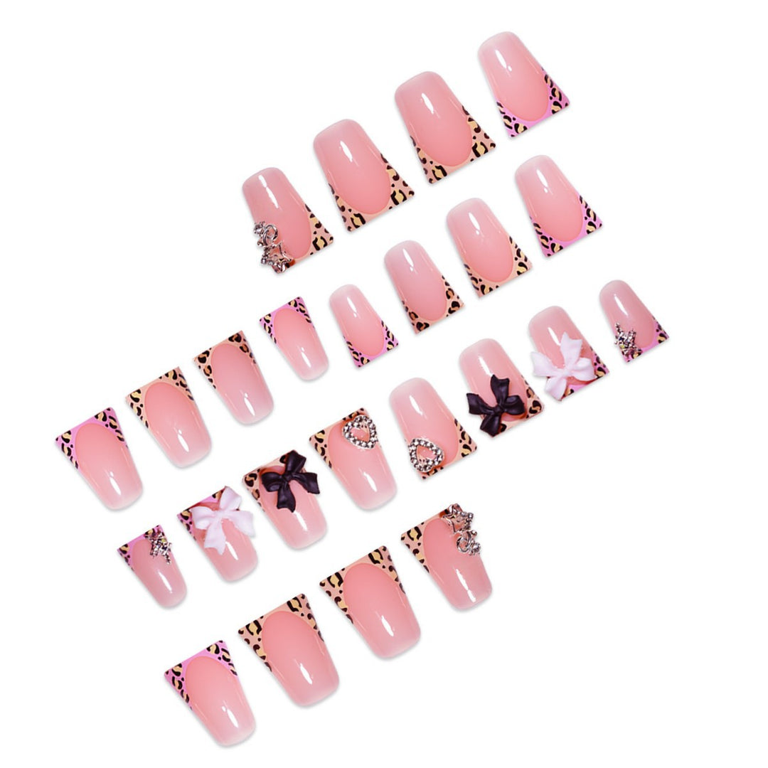 Decorative Thematic Press-On Nail Set Stornfield