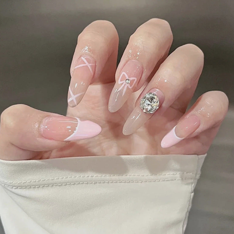 Artificial nail set with elegant design and dreamy 3D applications Stornfield