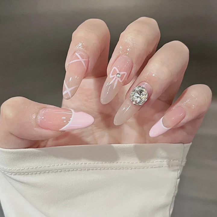 Artificial nail set with elegant design and dreamy 3D applications Stornfield