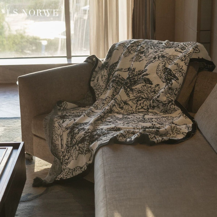 Decorative Floral Pattern Throw Blanket