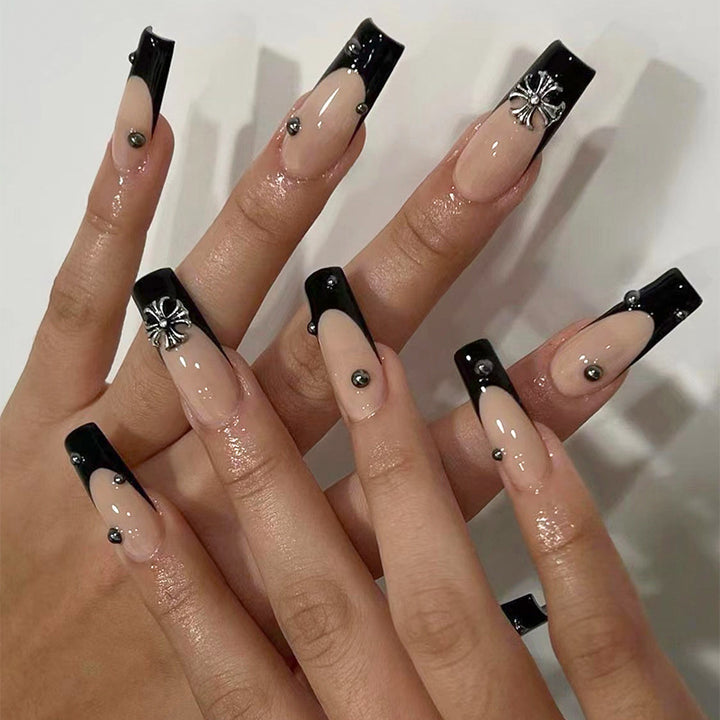 Stylish artificial nails with extravagant design Stornfield