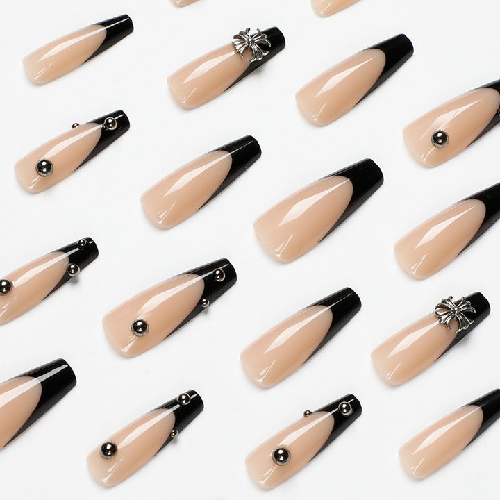 Stylish artificial nails with extravagant design Stornfield