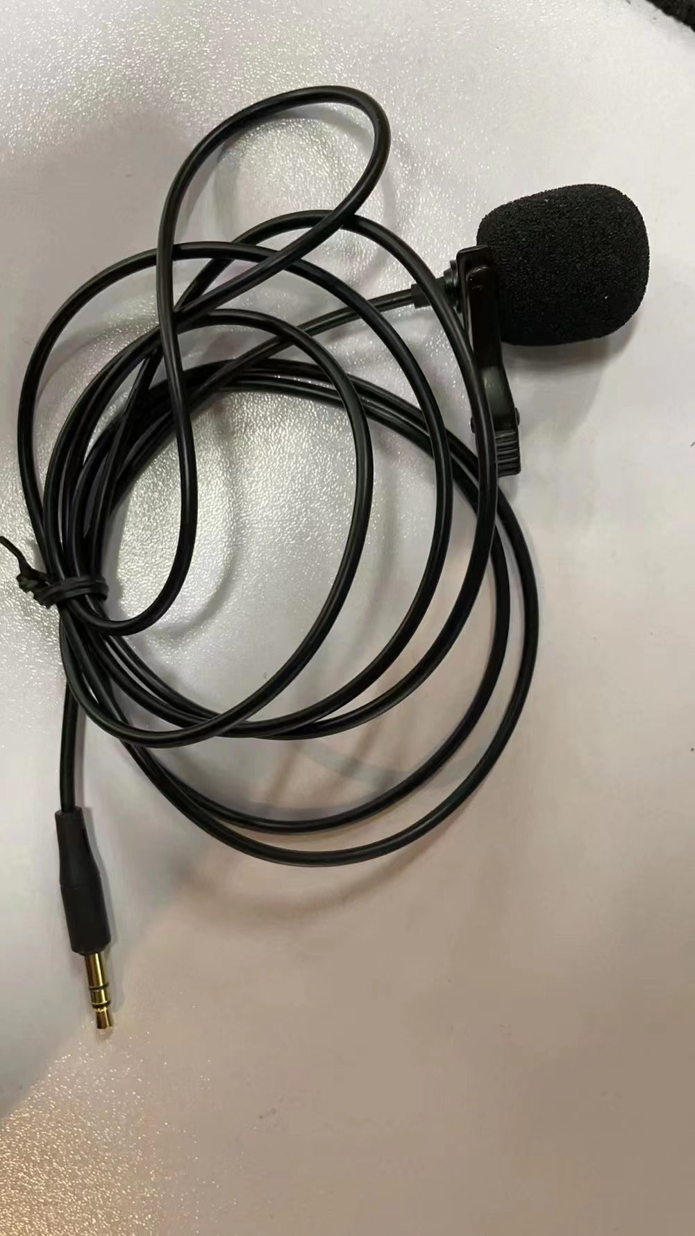Lavalier microphone with flexible clip Stornfield