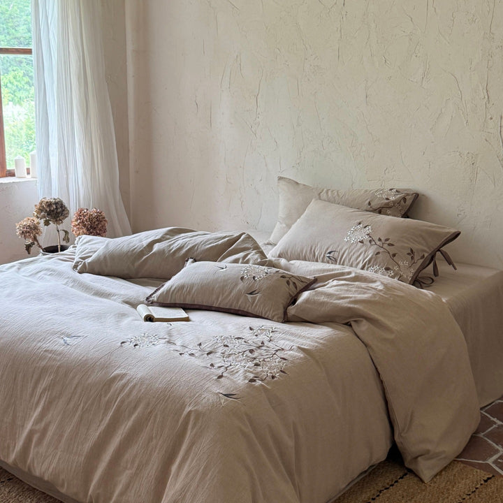 Embroidered Linen-Blend Duvet Cover Set with Tie Closure and Decorative Shams