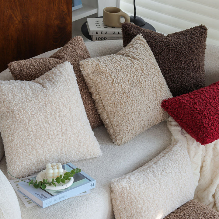 Cuddly decorative pillow