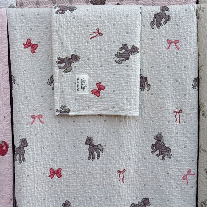 Ladies cuddly blanket with cute horse motif Stornfield
