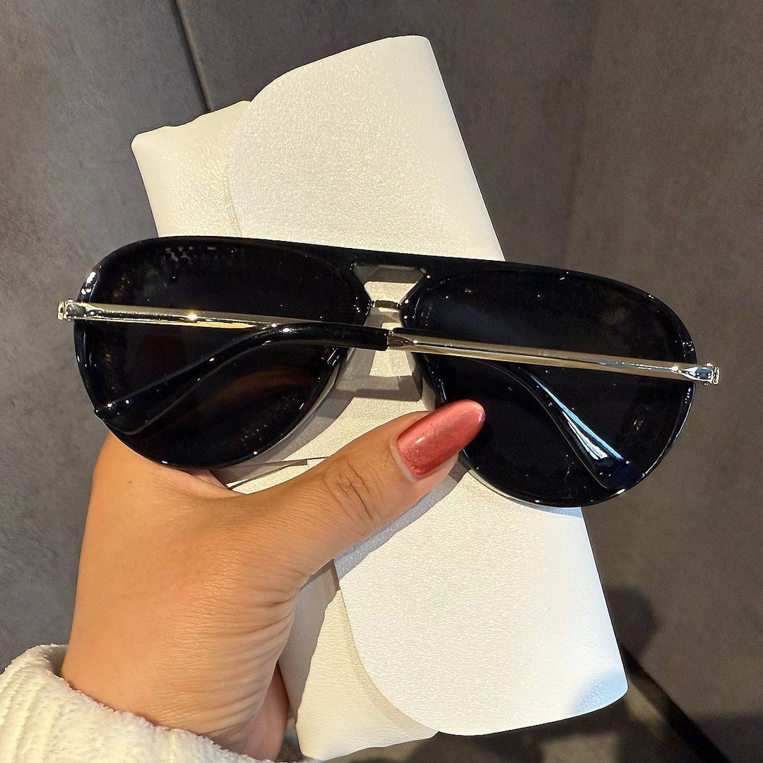 Women's extravagant heart-shaped sunglasses with sparkling rhinestone frame Stornfield