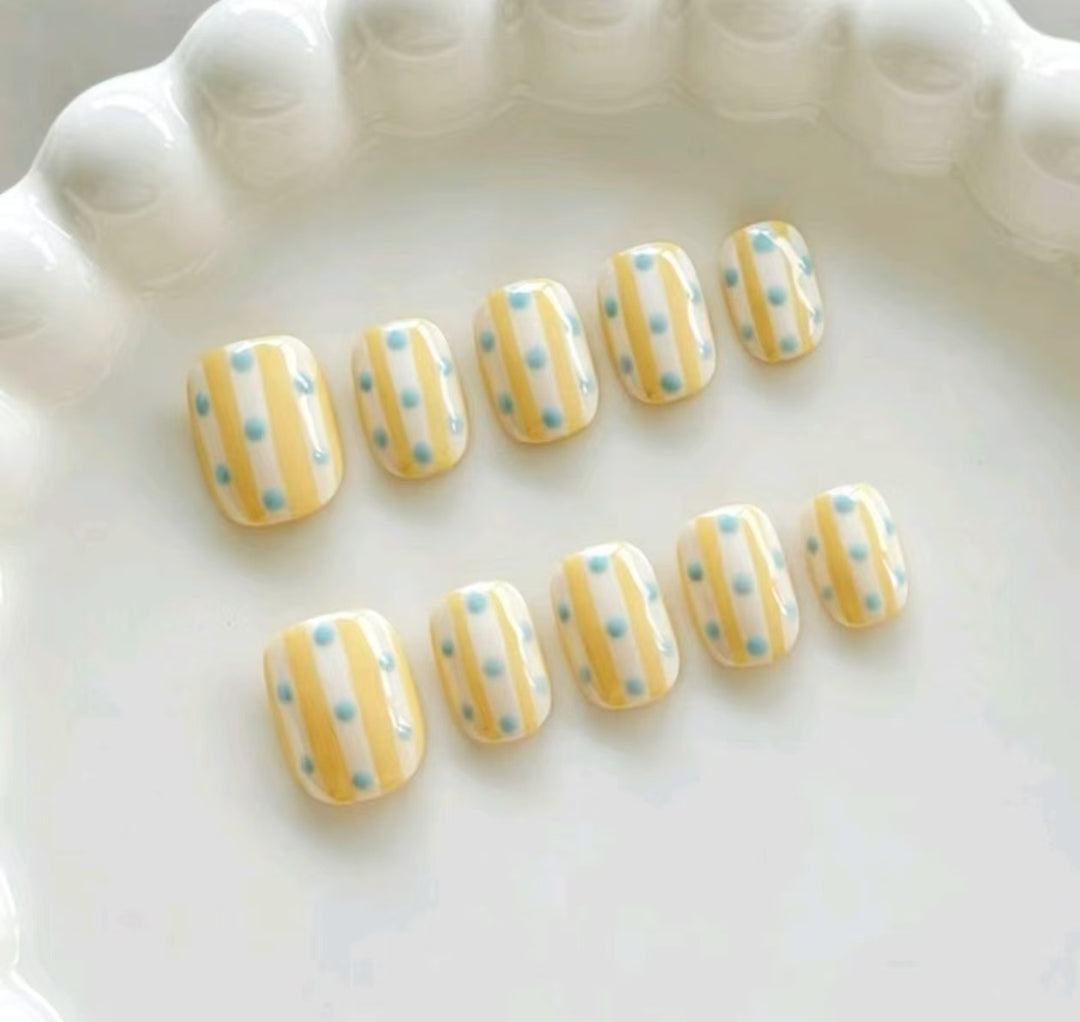Trendy Graphic Nail Art Set Stornfield