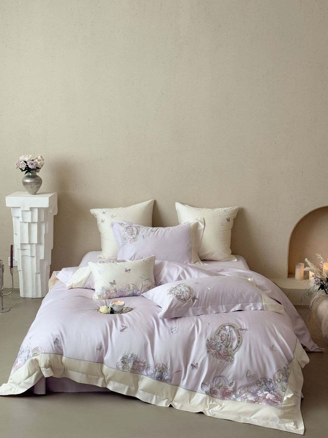 Luxurious floral embroidered cotton satin bedding set with ruffle and decorative pillow Stornfield