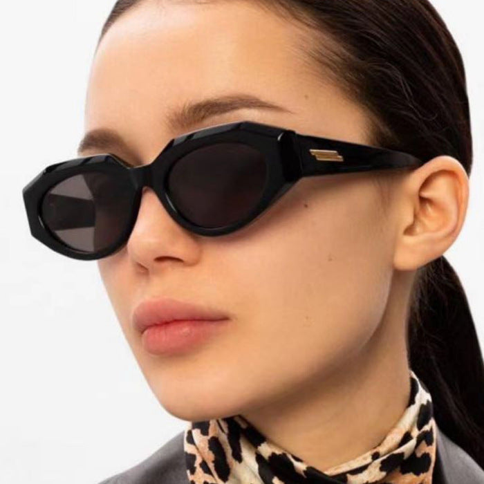 Ladies Fashion Vintage Sunglasses in Distinctive Design Stornfield