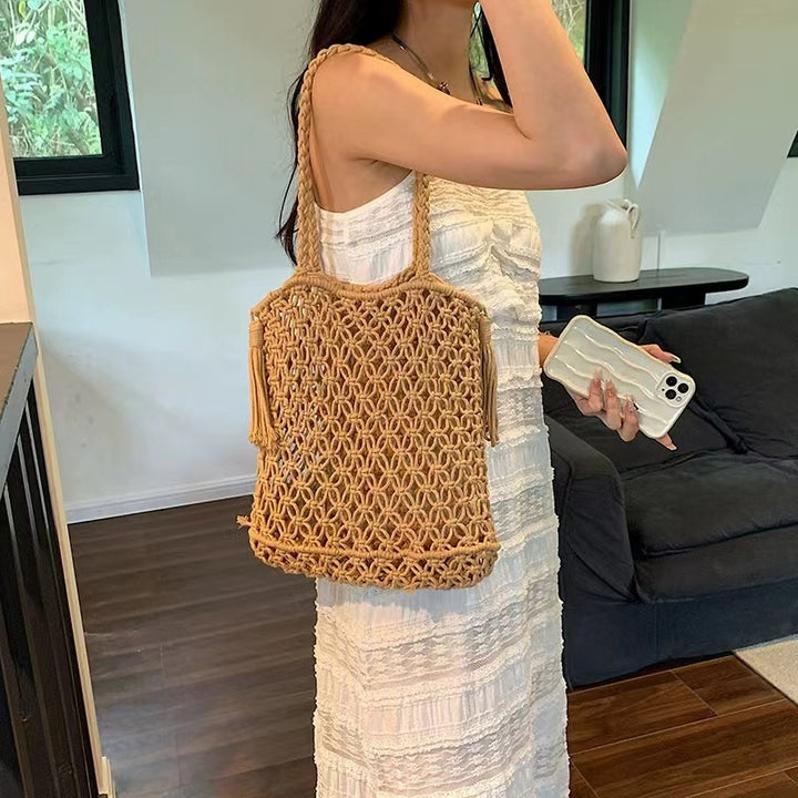 Hand-knotted beach bag with playful design Stornfield