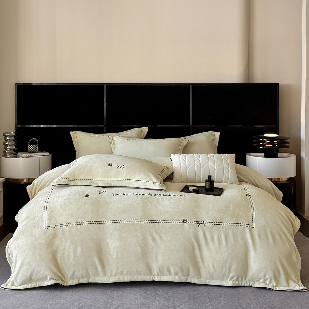 High-pile microfiber bedding set with embroidered button and decorative seam