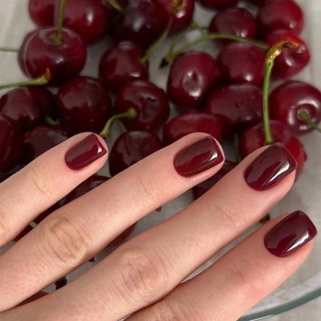 Elegant Nail Art with Gloss Finish Stornfield