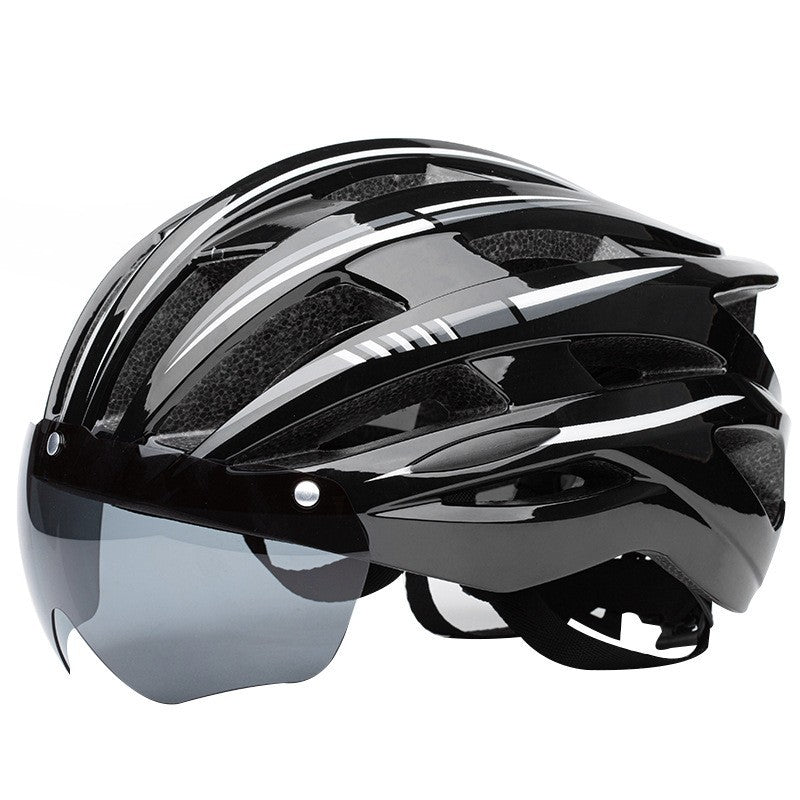 Road bike helmet with visor-friendly design and excellent ventilation Stornfield