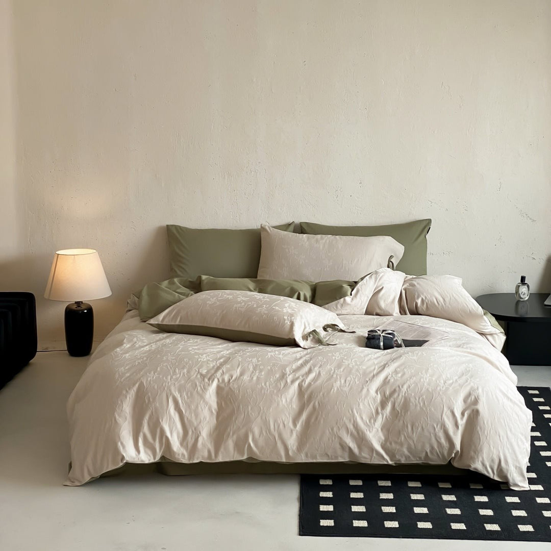 Elegant cotton satin bedding set with reversible function and ties