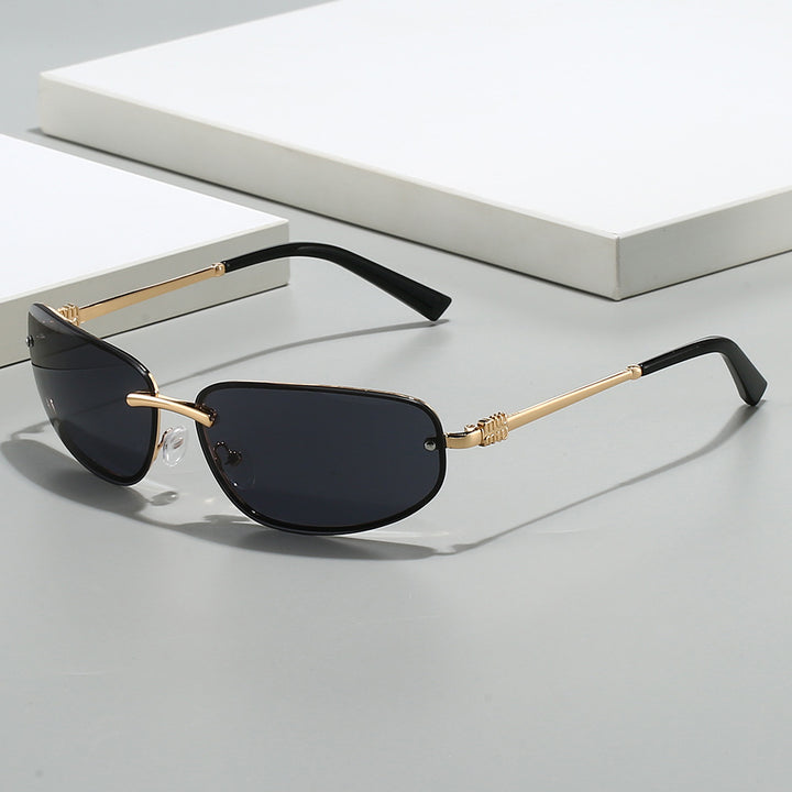 Luxurious Vintage-Inspired Gradient Sunglasses Stornfield