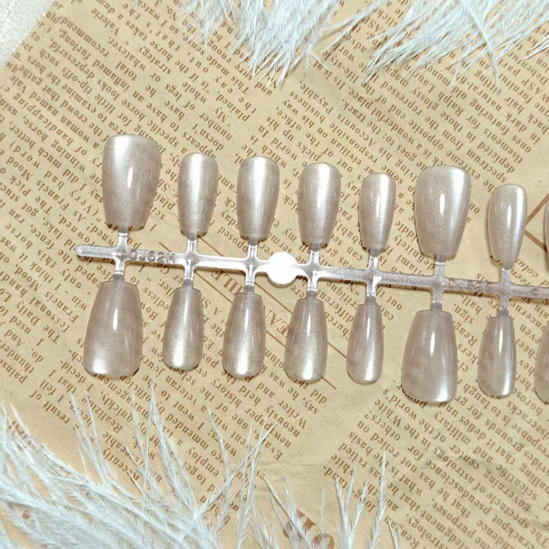 Artificial Nails in Elegant Nude Look Stornfield