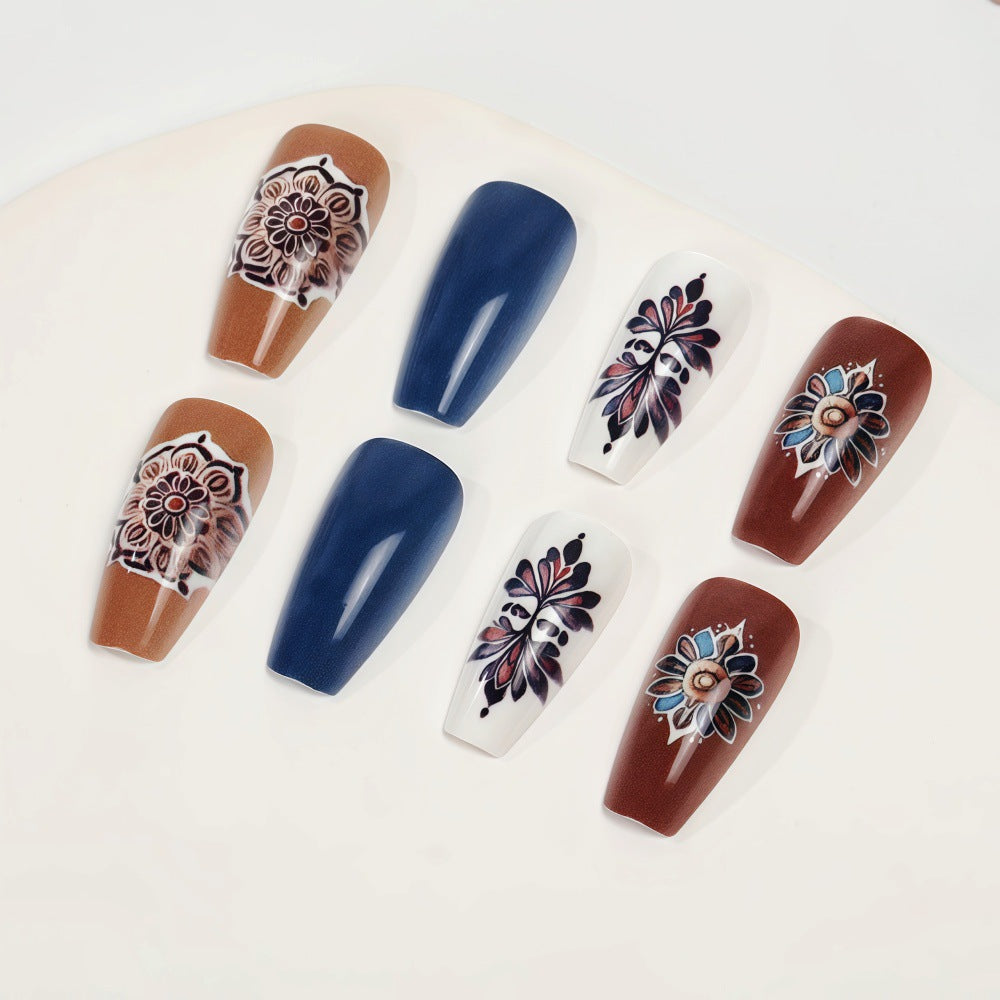 Artificial nails in elegant floral design Stornfield