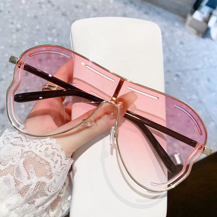 Women’s Sporty Oversized Sunglasses in Unique Design Stornfield