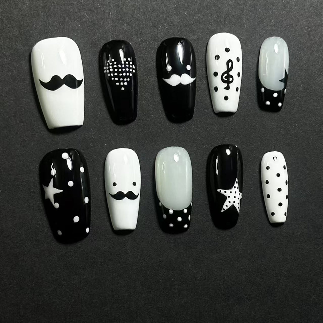 Whimsical Bear-Themed Press-On Nail Art Kit Stornfield