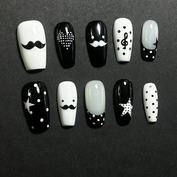 Whimsical Bear-Themed Press-On Nail Art Kit Stornfield